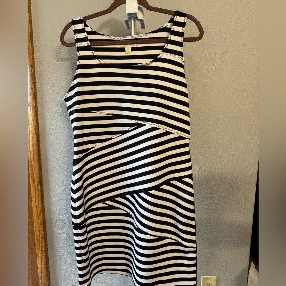 UVGC Michael Kors Neoprene Black and White Dress Size 14